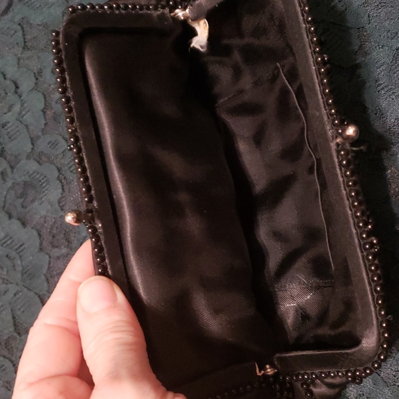 💃🏼🪩🕺Black Beaded Clutch - Picture 4 of 5